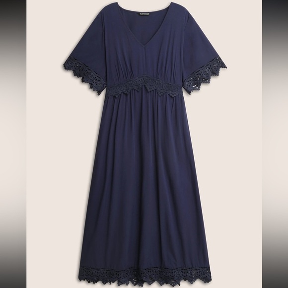 BloomChic Plus Size Solid Lace Panel Elastic Waist Split Hem Dress - Picture 6 of 7